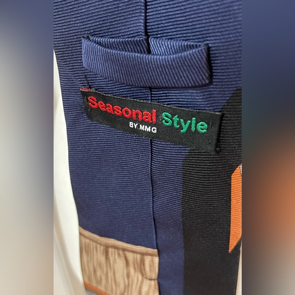 Mens Silk Tie Handmade MMG Seasonal Style Santa playing the piano caroling Xmas - Picture 4 of 10